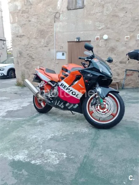 Honda CBR 600F – Vista 12