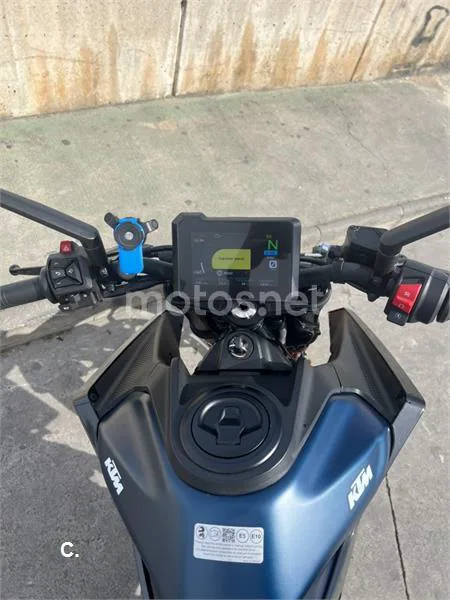 KTM 125 – Vista 10