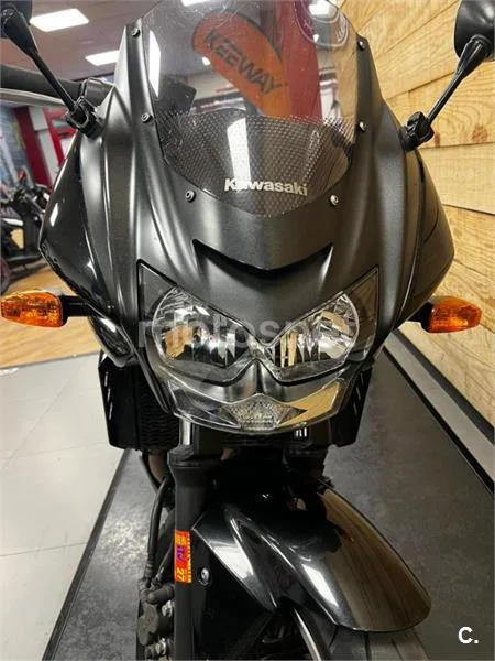 Kawasaki ZR-7S – Vista 11