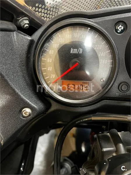 Kawasaki ZR-7S – Vista 14