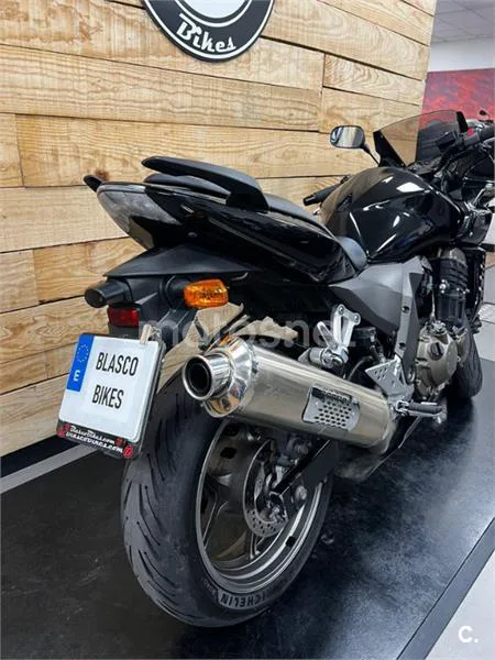 Kawasaki ZR-7S – Vista 17