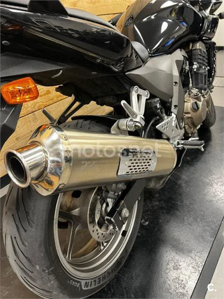 Kawasaki ZR-7S – Vista 19