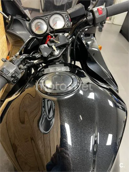 Kawasaki ZR-7S – Vista 20