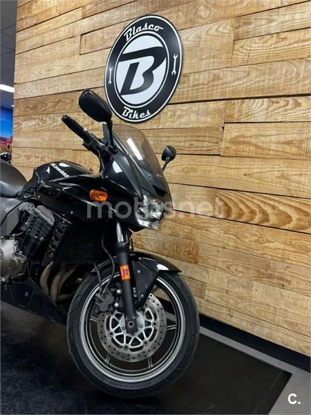 Kawasaki ZR-7S – Vista 3