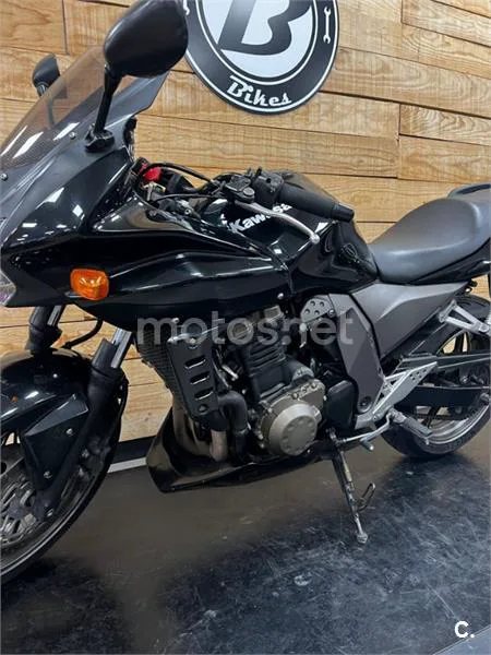Kawasaki ZR-7S – Vista 22