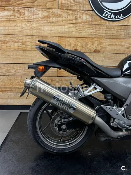 Kawasaki ZR-7S – Vista 4
