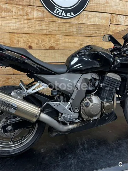 Kawasaki ZR-7S – Vista 7