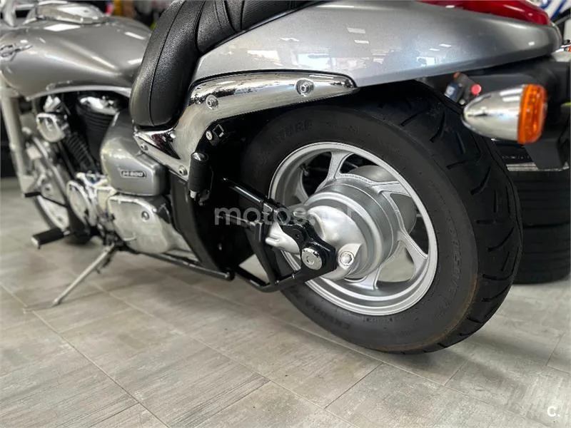 Suzuki Intruder M800 – Vista 7