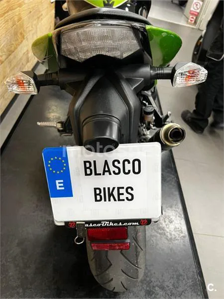 Kawasaki Z750 – Vista 12