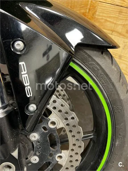 Kawasaki Z750 – Vista 16