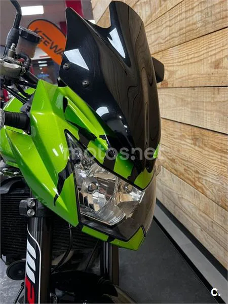 Kawasaki Z750 – Vista 17