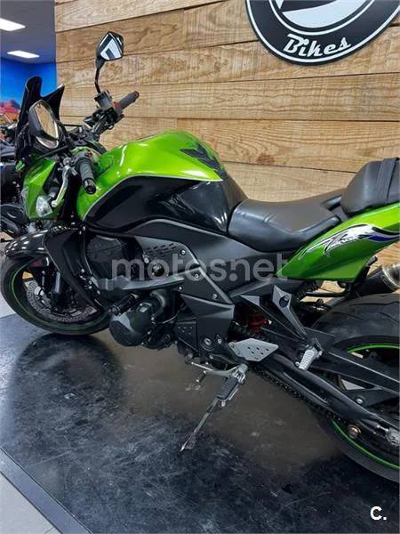 Kawasaki Z750 – Vista 3