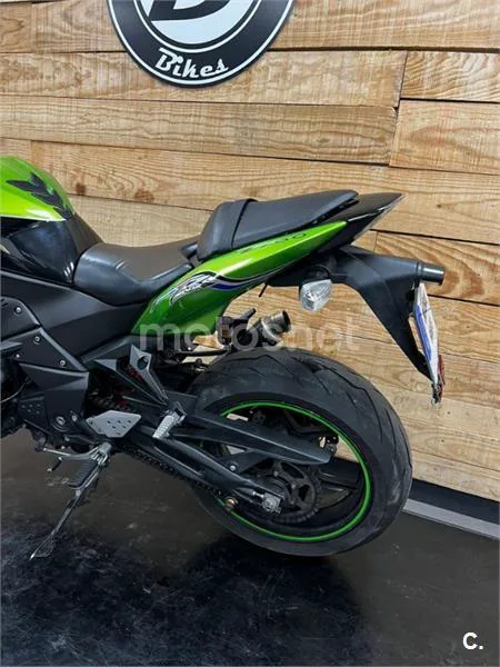 Kawasaki Z750 – Vista 26