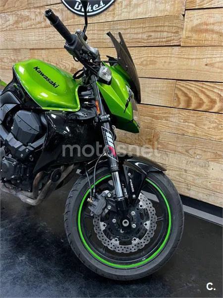 Kawasaki Z750 – Vista 4