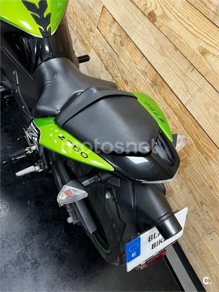 Kawasaki Z750 – Vista 5