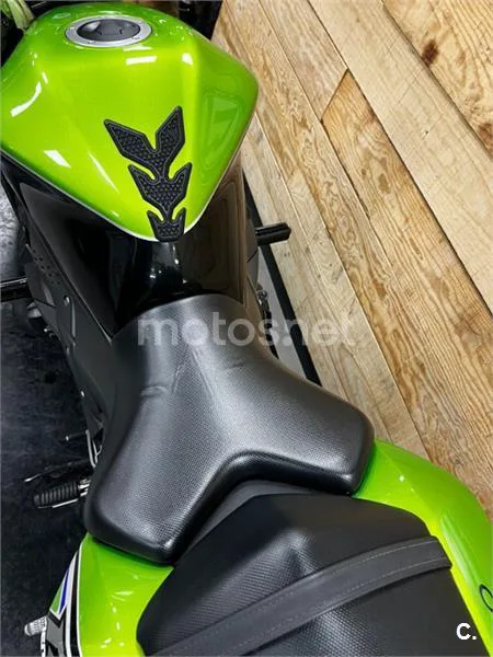 Kawasaki Z750 – Vista 6