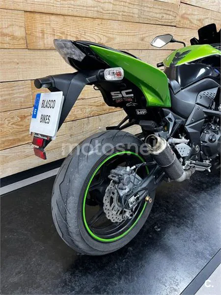 Kawasaki Z750 – Vista 8