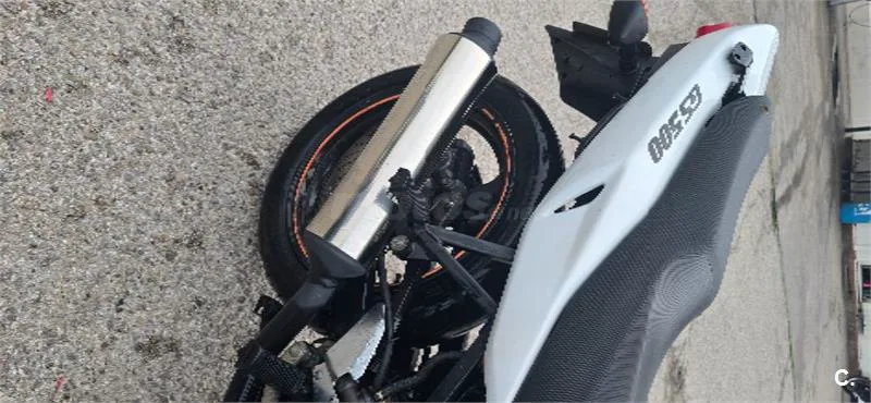Suzuki GS 500F – Vista 7