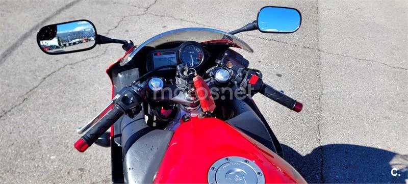 Honda CBR 600F – Vista 7