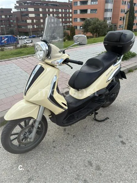 Piaggio Beverly 250 – Vista 3