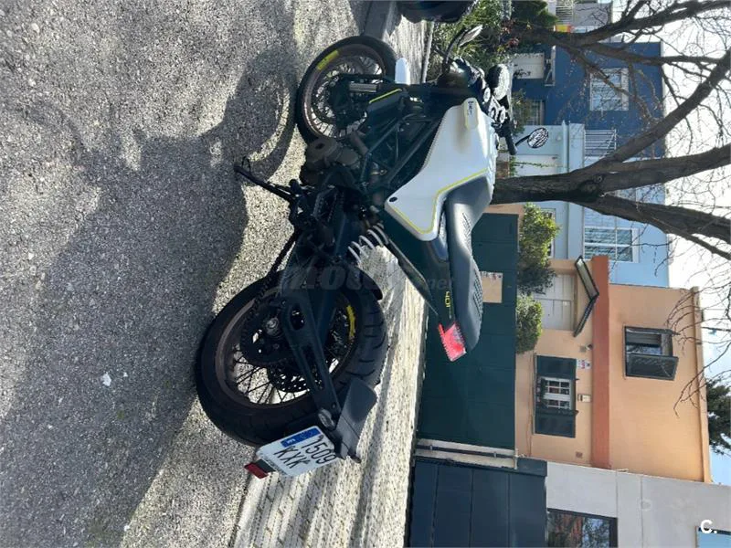 Husqvarna Vitpilen 401 – Vista 2