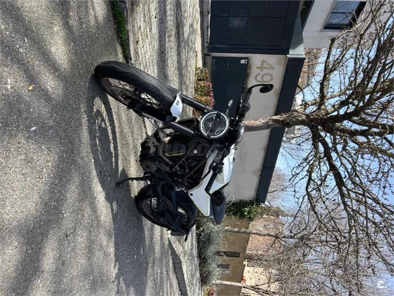 Husqvarna Vitpilen 401 – Vista 12
