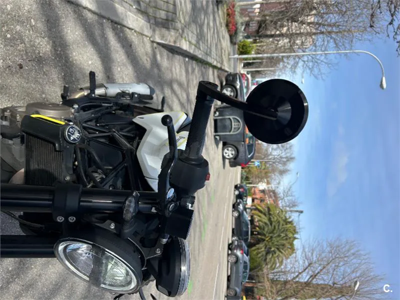 Husqvarna Vitpilen 401 – Vista 15