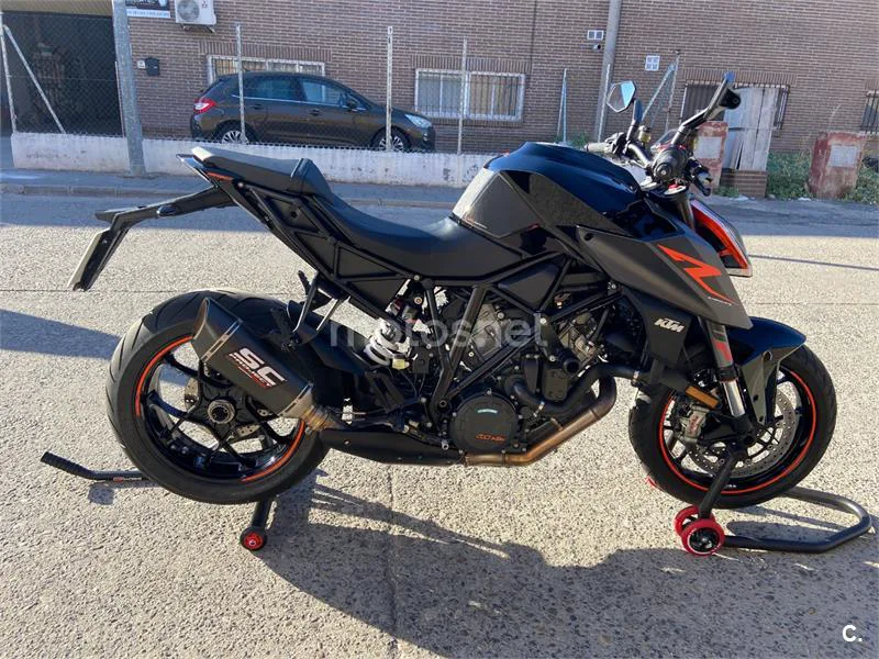 KTM 1290 Super Duke R – Vista 11
