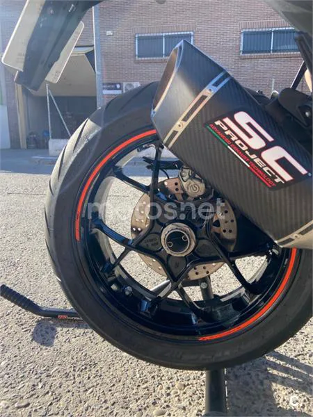 KTM 1290 Super Duke R – Vista 12