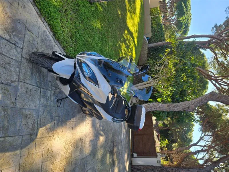 Kymco Xciting 400i – Vista 3