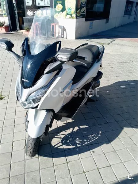 Honda Forza – Vista 12