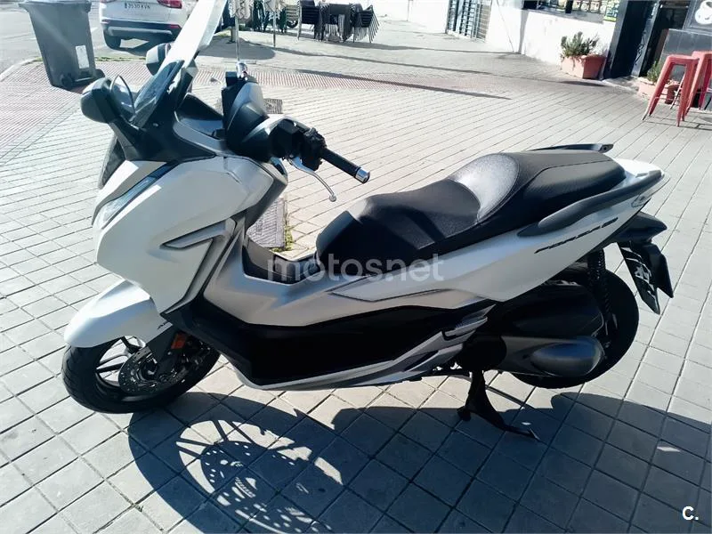 Honda Forza – Vista 3