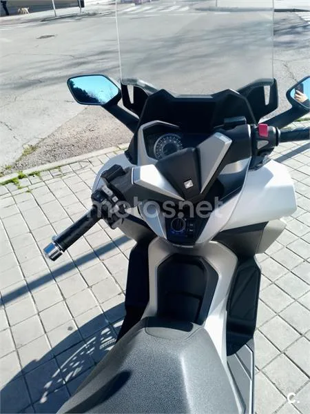 Honda Forza – Vista 8