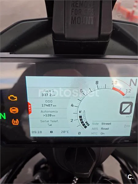 KTM 890 – Vista 2