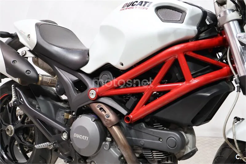 Ducati Monster 796 – Vista 12