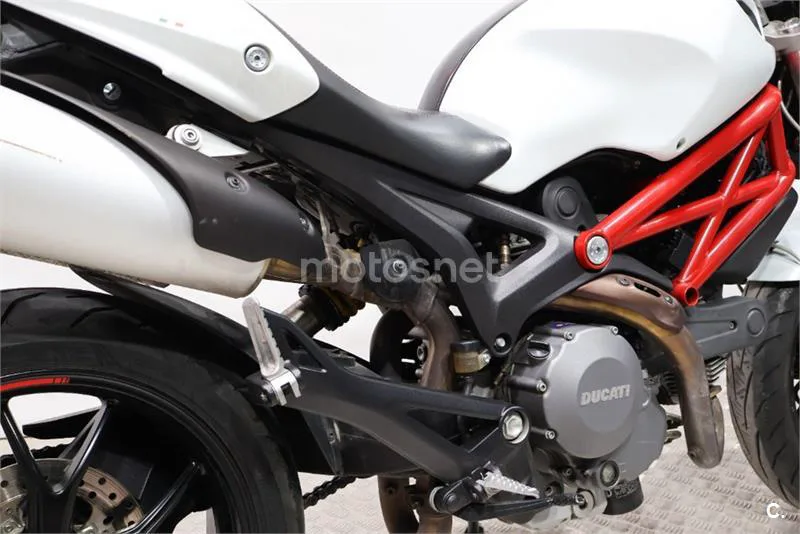 Ducati Monster 796 – Vista 15