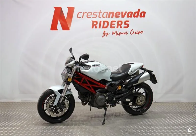 Ducati Monster 796 – Vista 4