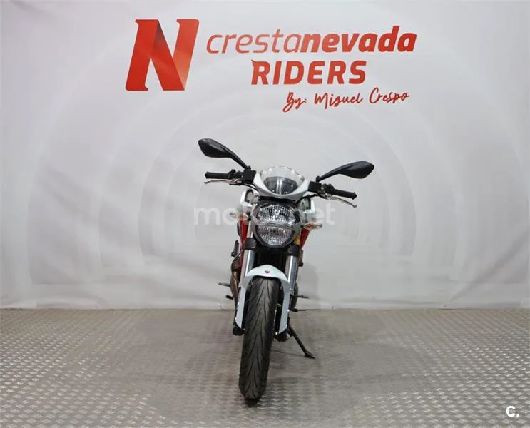 Ducati Monster 796 – Vista 5