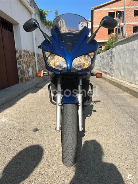 Yamaha FZS 600 Fazer – Vista 4