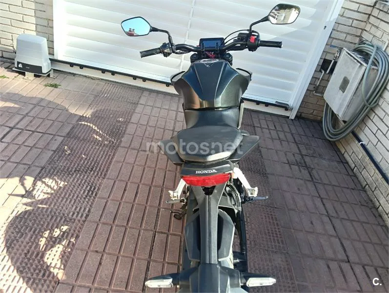 Honda CB 125 R – Vista 4