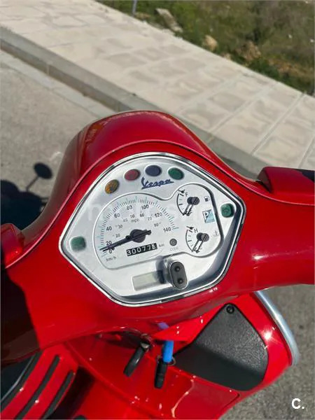 Vespa GTS 125 – Vista 11