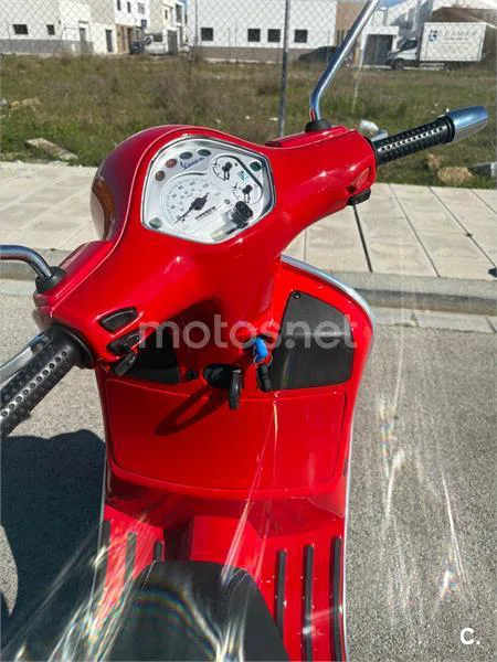 Vespa GTS 125 – Vista 10