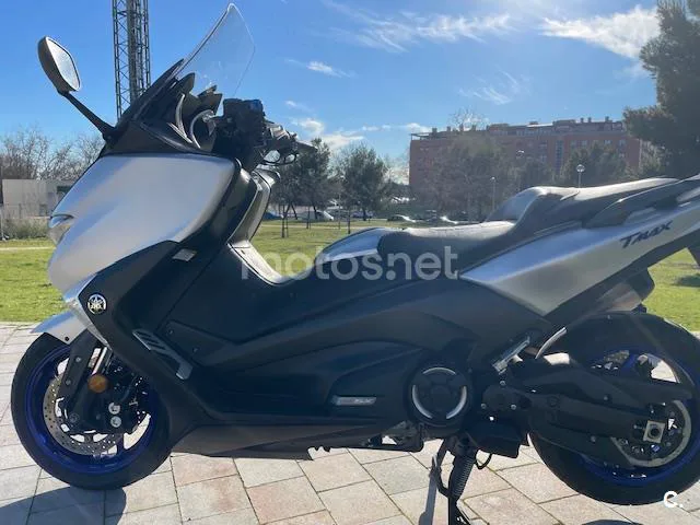 Yamaha TMAX – Vista 2