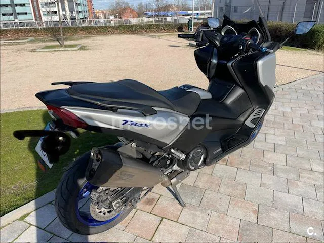 Yamaha TMAX – Vista 5