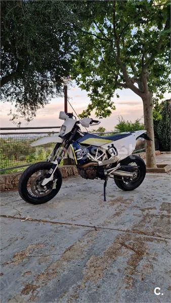 Husqvarna 701 Supermoto - Vista 4