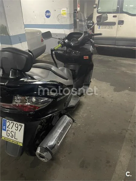 Suzuki Burgman 400 - Vista 12