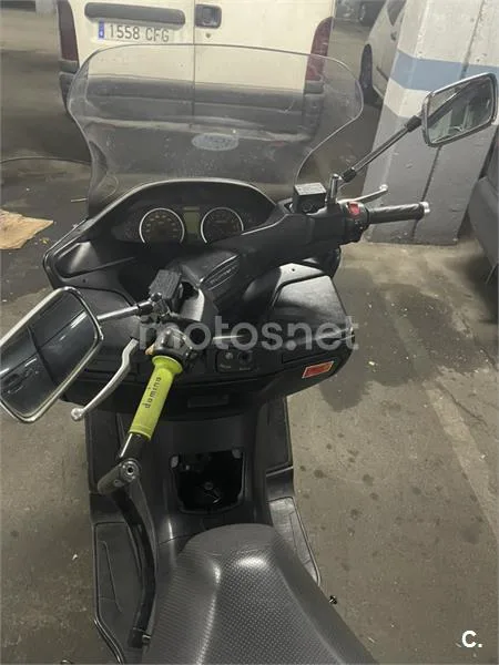 Suzuki Burgman 400 - Vista 4