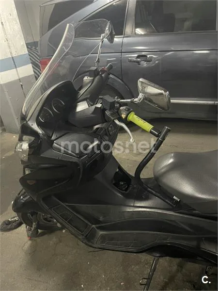 Suzuki Burgman 400 - Vista 7
