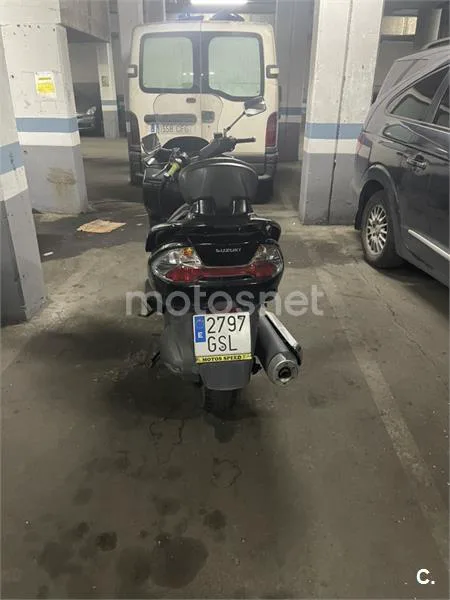 Suzuki Burgman 400 - Vista 8