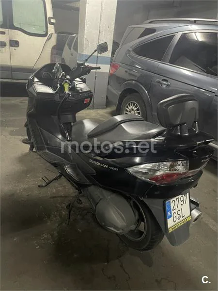 Suzuki Burgman 400 - Vista 9